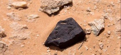 Maroc: une météorite contiendrait des traces de vie extraterrestre!