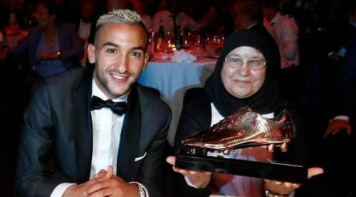L’international marocain Hakim Ziyech élu joueur de l’année du...