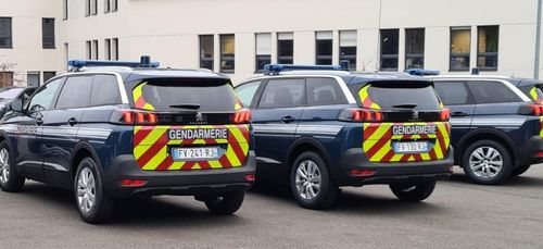 Des Peugeot 5008 flambant neuves pour les gendarmes de la Mayenne