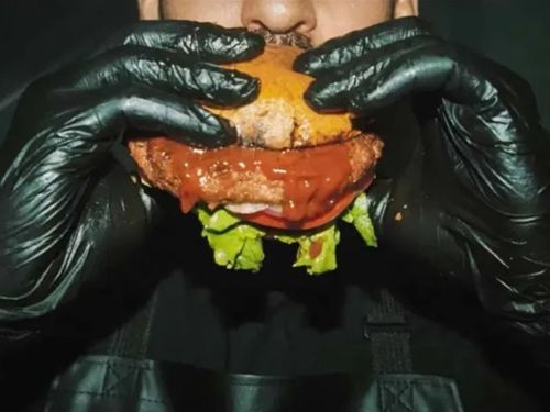 Une marque dévoile un burger végan au goût de viande humaine 