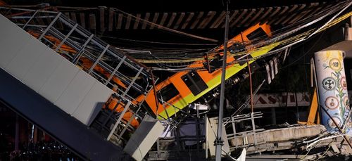 Effondrement d'un pont du métro aérien à Mexico: au moins 23 morts...