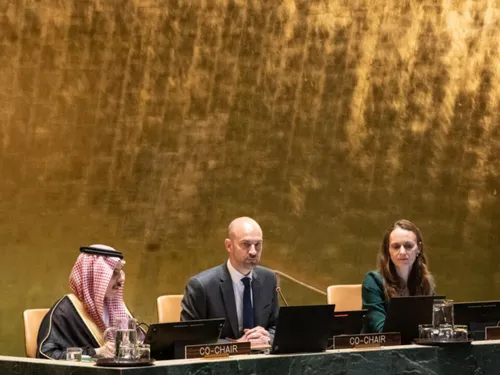 Appel inédit de 17 pays pour le désarmement du Hamas et le retour...