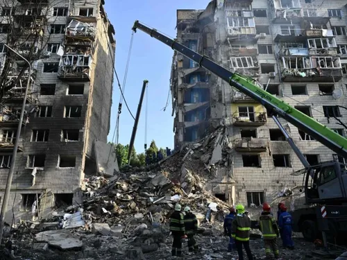 Ukraine : 14 morts à Kiev, Zelensky dénonce "l'une des pires...