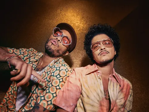 Silk Sonic : Bruno Mars et Anderson.Paak dégainent un nouveau hit...