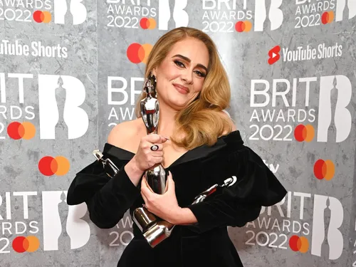 Brit Awards : victoire écrasante d'Adèle