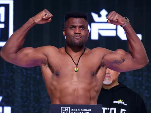 Francis Ngannou : Le retour victorieux au MMA avec un K.O en...