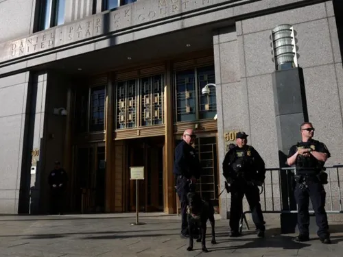 Tensions au Tribunal : La Justice demande le retrait d'un juré dans...