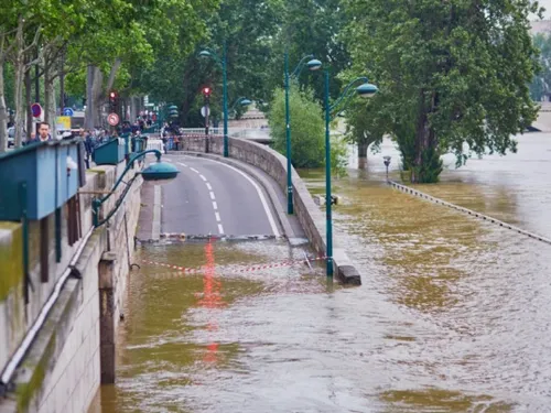Paris en alerte : Simulation d'une inondation historique pour...