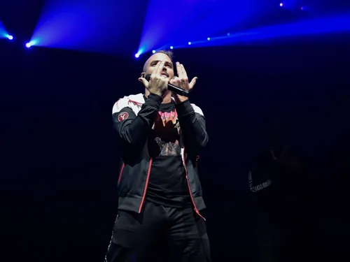 JUL annonce un nouvel album et embrase la scène rap 