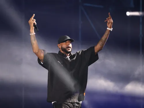 Adieu aux concerts : Booba, icône du rap, ferme le rideau sur scène