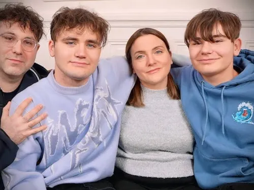 Greg, papa de Swan et Néo, révèle son combat contre le cancer
