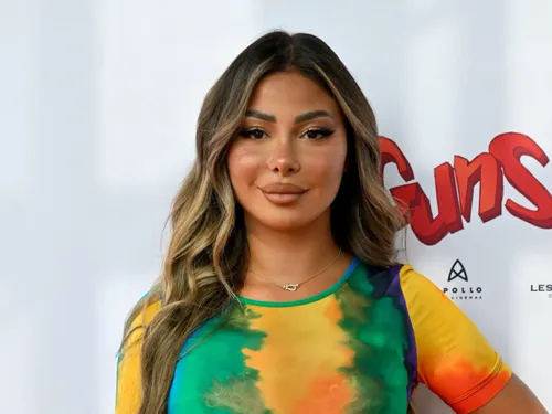 Maeva Ghennam face à la justice: Un sursis et une amende salée pour...