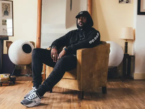 Damso révolutionne le rap avec un duo inédit avec l'IA semblable à...