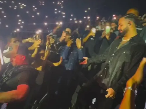 À Paris, Drake reconnaît Bigflo avant de monter sur scène