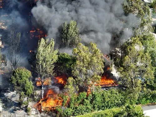 Incendie dévastateur au camping d'Agde : évacuation d'urgence et...