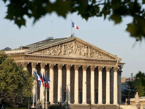 [ SOCIETE ] Réforme des retraites: A quelques heures du verdict à...