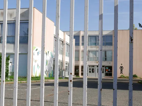 Les cours suspendus au collège Anatole-France à Châteaudun