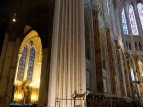 CHARTRES - Cathédrale : Conférence  « Les verrières hautes...