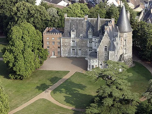 COURTALAIN – Visite du château