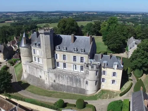 MONTMIRAIL (72) - Visite guidée du château à la lueur des bougies