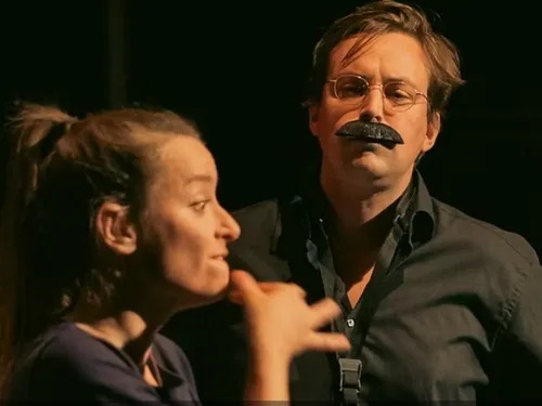 CHÉCY (45) - Spectacle : La valse à mille signes