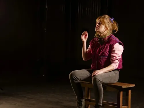 ÉTAMPES (91) - Théâtre : Toutes nos mains