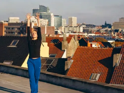 BLOIS (41) – Danse : 900 satellites