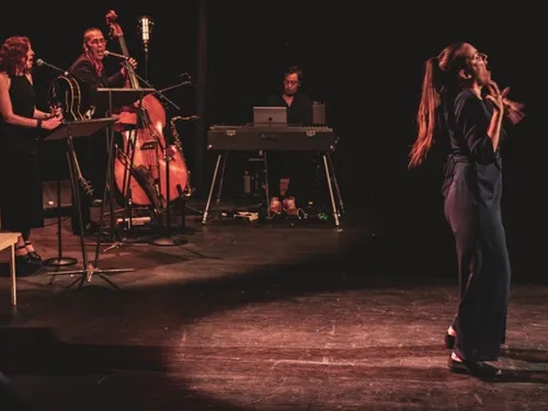 INGRÉ (45) - Spectacle : La valse à mille signes