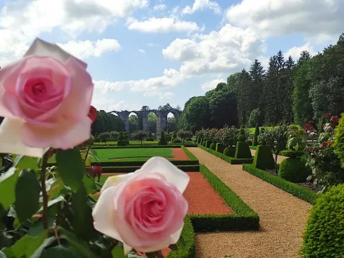 MAINTENON - Week-end des Roses Royales