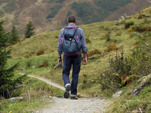 Prenez le départ de la randonnée pédestre de la vallée du loir ce...