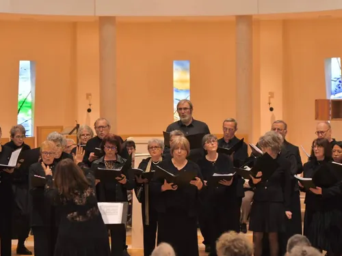 SAINT-JEAN-DE-BRAYE (45) - Concert d’été du chœur Bortnianski