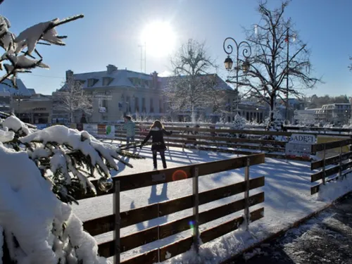 RAMBOUILLET (78) - Patinoire