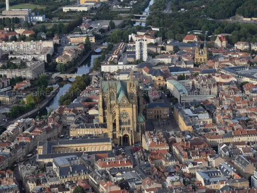 La plus belle Cathédrale de France : Metz en difficulté lors des...