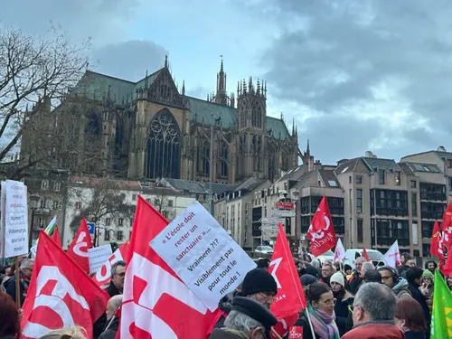 Mobilisation de soutien à Metz après l'interpellation d'une élève...
