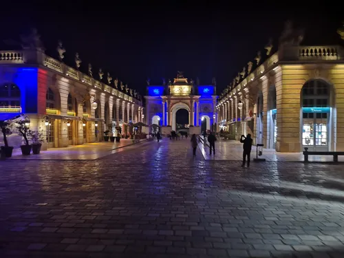 Solidarité : La place Stanislas aux couleurs du drapeau ukrainien