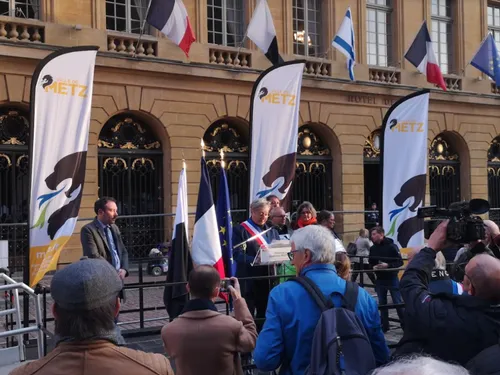 Hommage à Dominique Bernard : 300 personnes réunies ce lundi à Metz