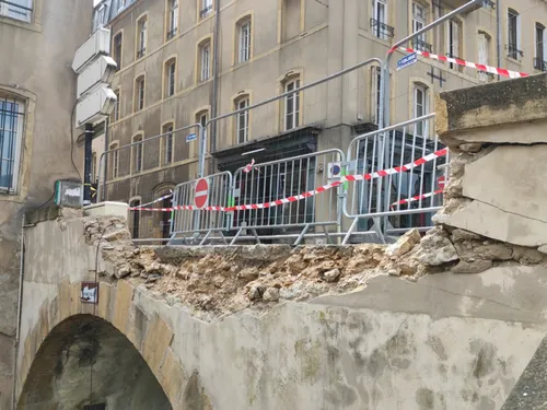 Metz. Une erreur de conduite sur une voiture automatique à...