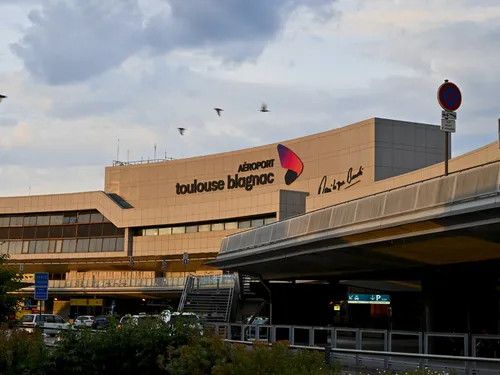 L'aéroport de Toulouse-Blagnac évacué après une alerte à la bombe