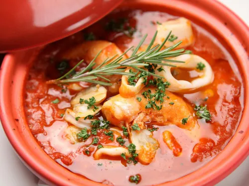Ragoût de calamars et crevettes à la portugaise