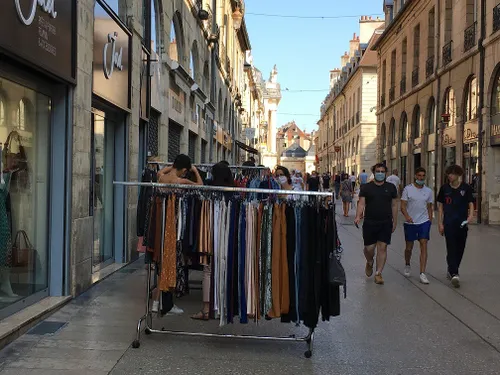 La braderie de printemps de Dijon reviendra du 16 au 18 mai 