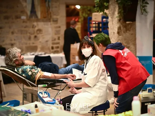 Une opération de don de sang au château du Clos de Vougeot