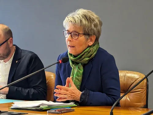 Marie-Guite Dufay veut une reconnaissance des médecins praticiens...