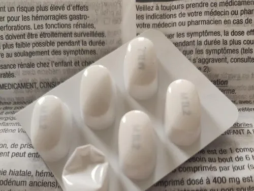 Lettre ouverte pour le maintien de la notice papier dans les boîtes...