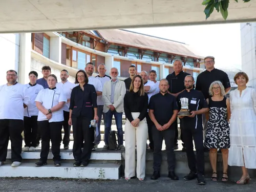 Ils ont reçu le prix du concours « Tous à table ! »