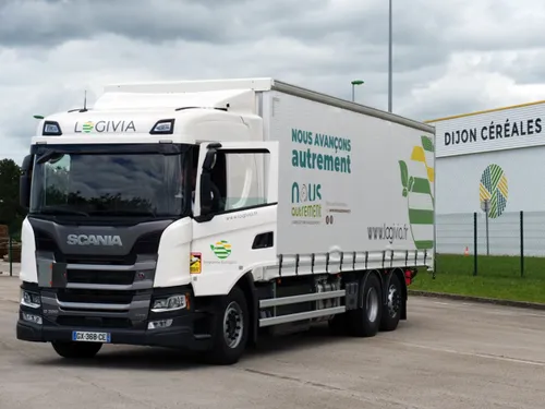 Un camion qui roule aux énergies agricoles en Côte d’Or 