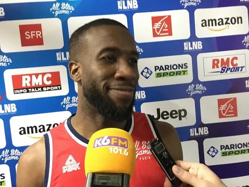 David Holston reste encore à la JDA 