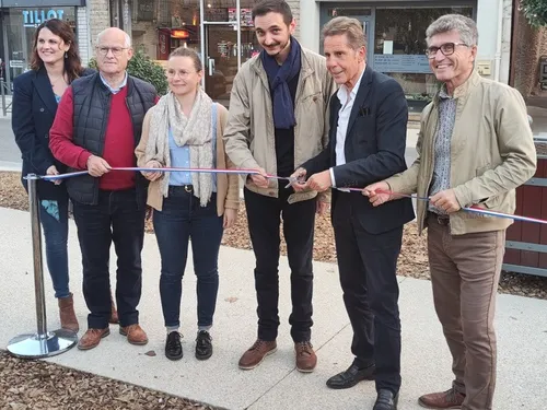 Beaune: Alain Suguenot a inauguré la nouvelle place Madeleine ce...