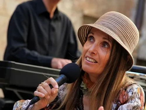 Replonger dans les années 60 avec Renata “Les tubes des Sixties” ce...