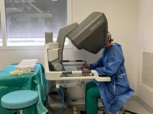 Un 3eme robot chirurgical pour les blocs opératoires au CHU de Dijon 