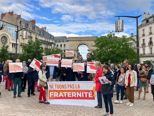 Une centaine de personnes à Dijon contre la loi sur la fin de vie 